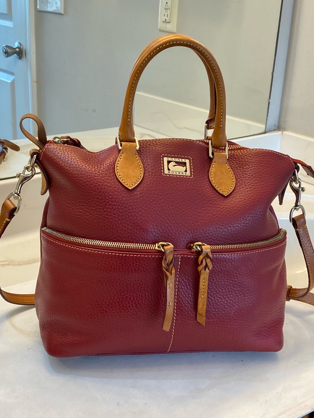 Dooney & Bourke Dillon double pockets satchel great condition clean interior
